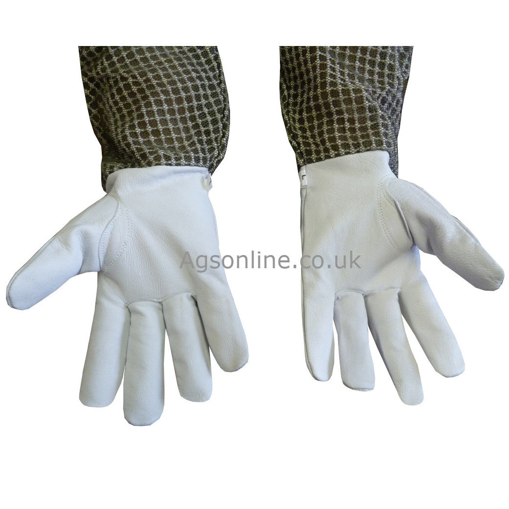 Palms of Gants d'apiculteur en cuir with Verte 3 couches mesh cuffs