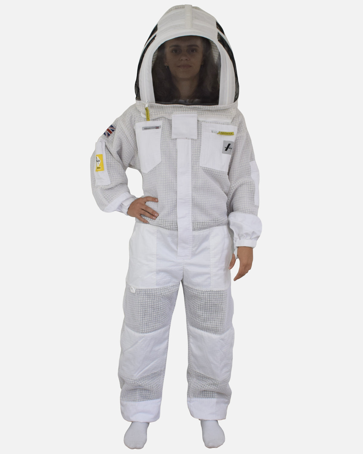 Woman wearing Blanco PRO 3 capas ventilado Traje de apicultor con careta tipo esgrima