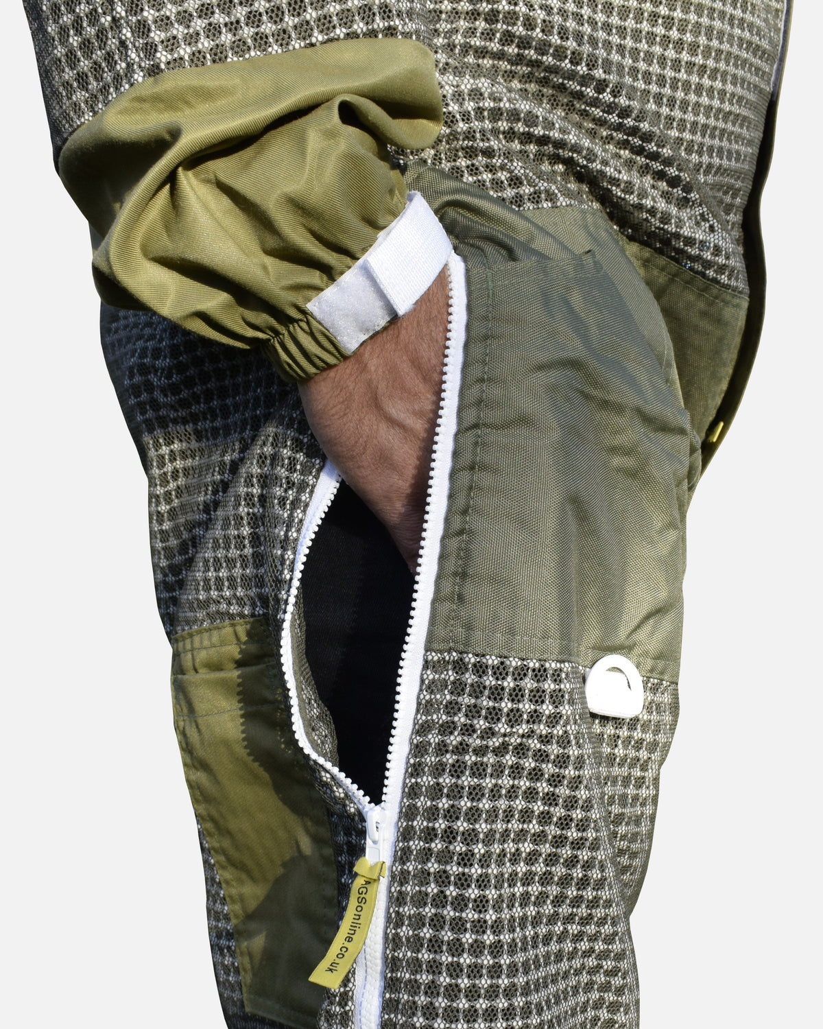 Zipped side pocket on Verde PRO 3 strati ventilato Tuta da apicoltura