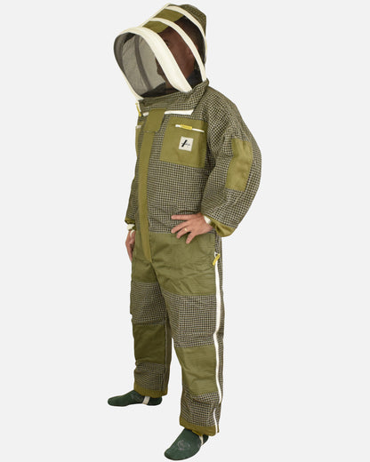 Vista a tre quarti di Verde PRO 3 strati Tuta da apicoltore con maschera a scherma