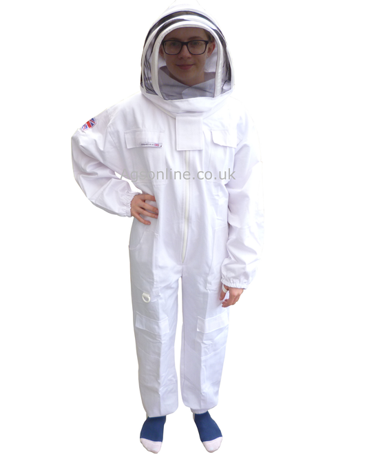 Child wearing Weißer Kinder- Baumwoll Imkeranzug mit Fechthaube