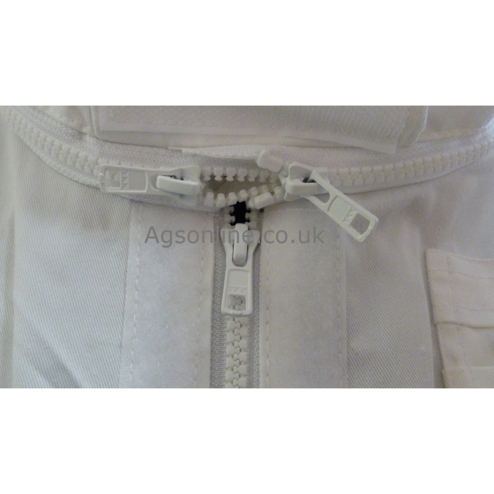 Capucha fencing de algodón blanco