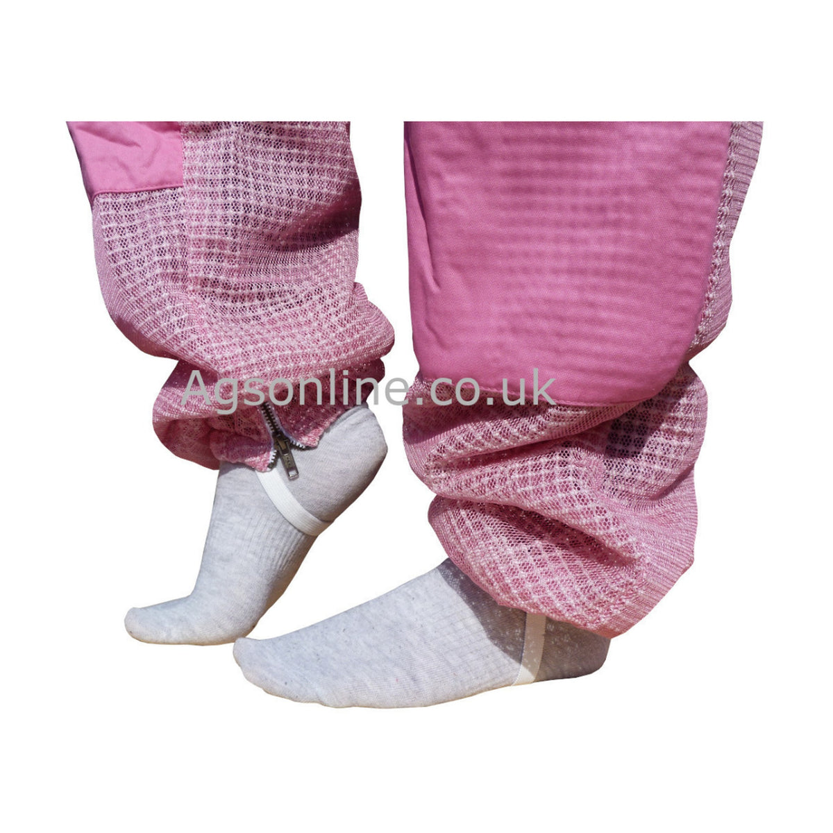 Ankle zips, elastic cuffs and foot loops on Rosa de 3 capas  traje de apicultor