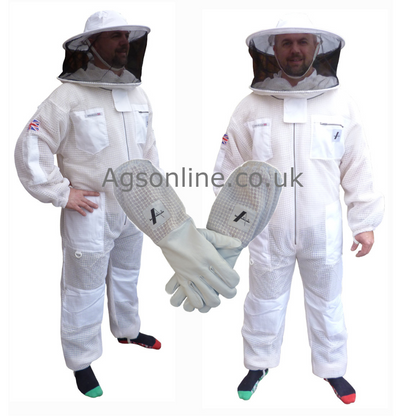 Deux mannequins in Blanche 3 couches  ventilée combinaison d'apiculteur avec voile rond, holding gloves